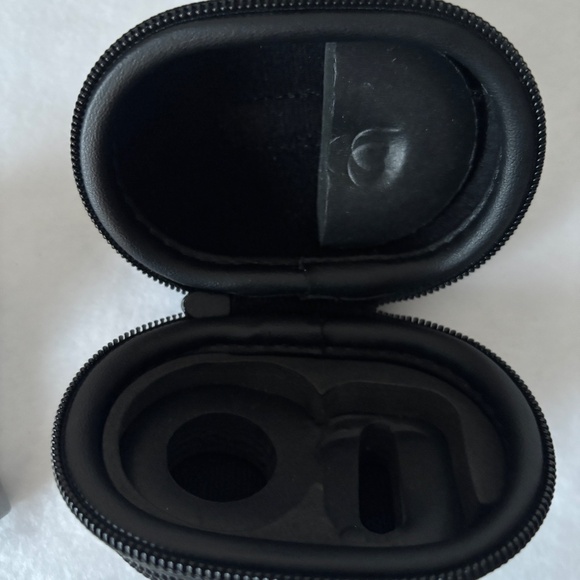 Shure MOTIV MV88 Digital Stereo Condenser Microphone for iPhone (Lightning) - Picture 8 of 16